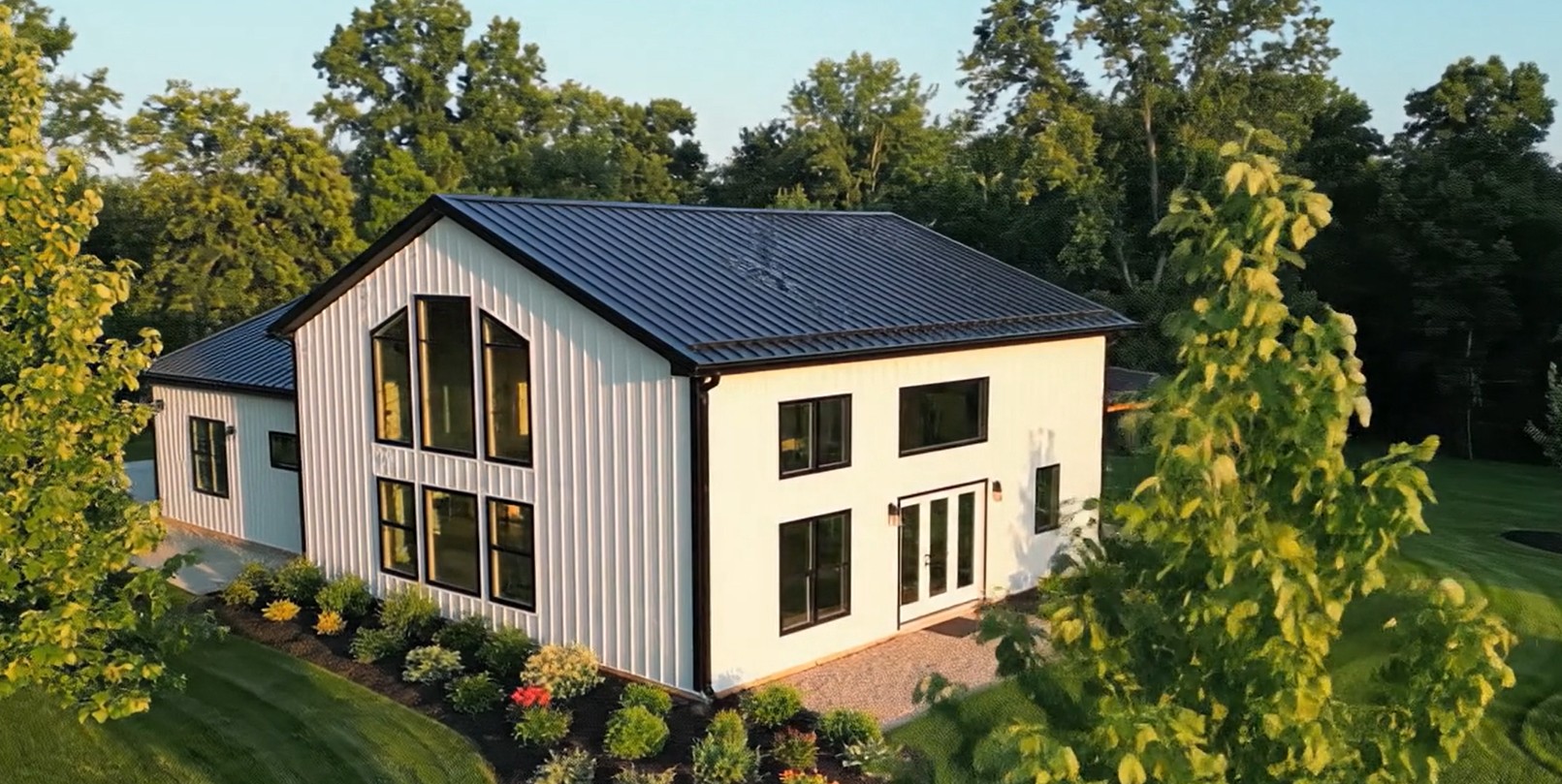 Modern Custom Steel Barndominium Exterior